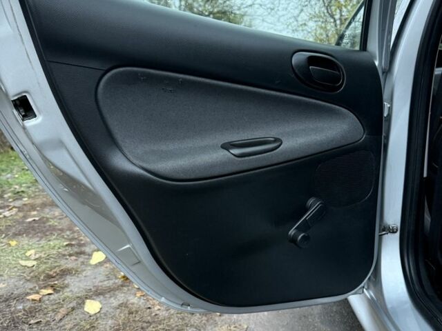 Пежо 206 2009 в Кременчуге на Automoto.ua Серый Пежо 206, объемом двигателя 1.1 л и пробегом 188 тыс. км за 3500 $, фото 18 на Automoto.ua