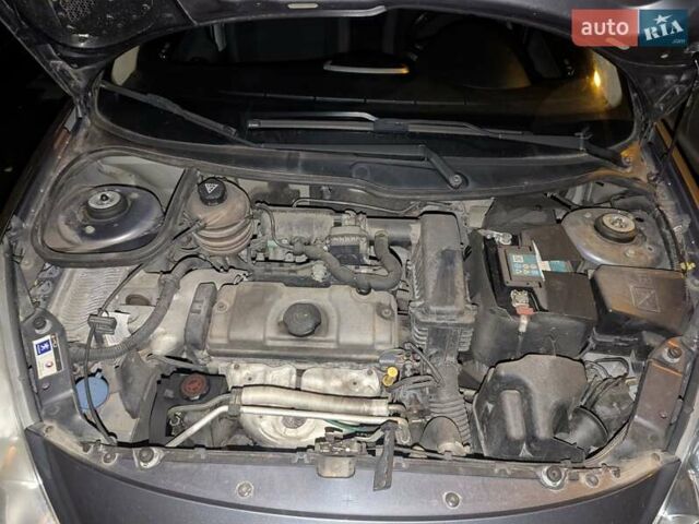 Сірий Пежо 206, об'ємом двигуна 1.36 л та пробігом 143 тис. км за 5000 $, фото 6 на Automoto.ua