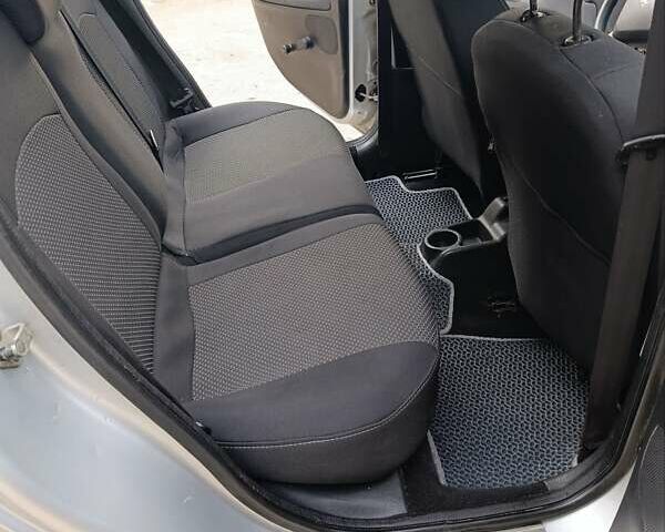 Сірий Пежо 206, об'ємом двигуна 1.4 л та пробігом 197 тис. км за 4699 $, фото 8 на Automoto.ua