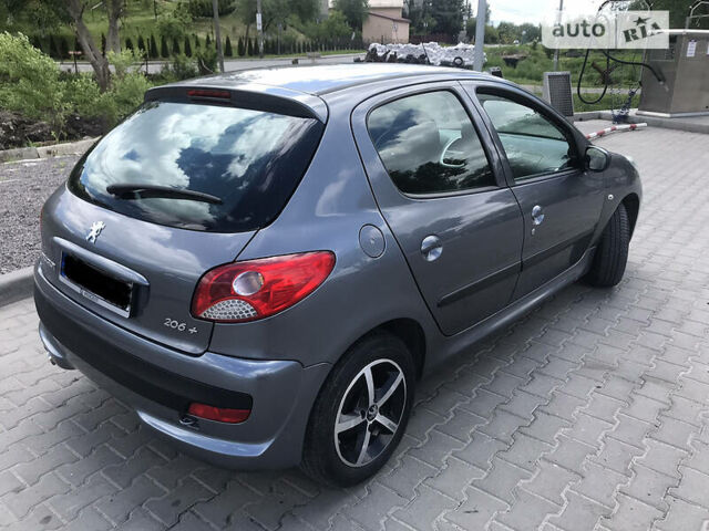 Серый Пежо 206, объемом двигателя 1.4 л и пробегом 228 тыс. км за 3700 $, фото 5 на Automoto.ua