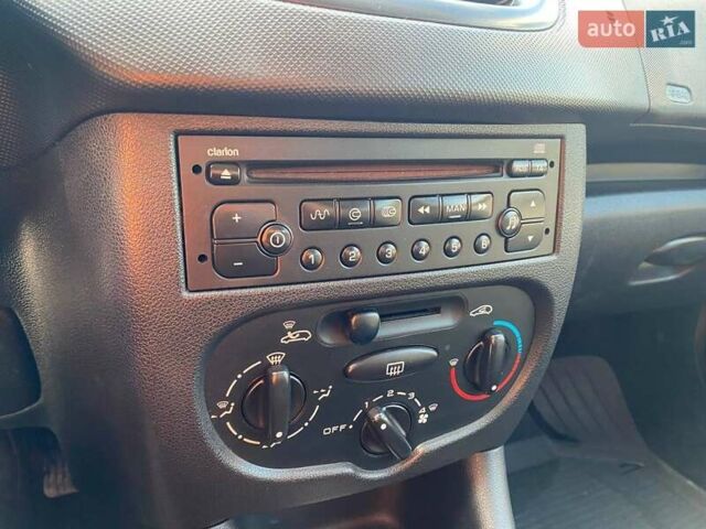 Серый Пежо 206, объемом двигателя 1.4 л и пробегом 137 тыс. км за 3900 $, фото 13 на Automoto.ua