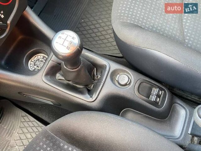 Серый Пежо 206, объемом двигателя 1.4 л и пробегом 137 тыс. км за 3900 $, фото 14 на Automoto.ua