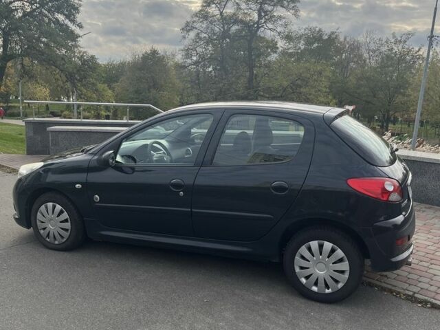 Сірий Пежо 206, об'ємом двигуна 1.4 л та пробігом 116 тис. км за 4800 $, фото 3 на Automoto.ua