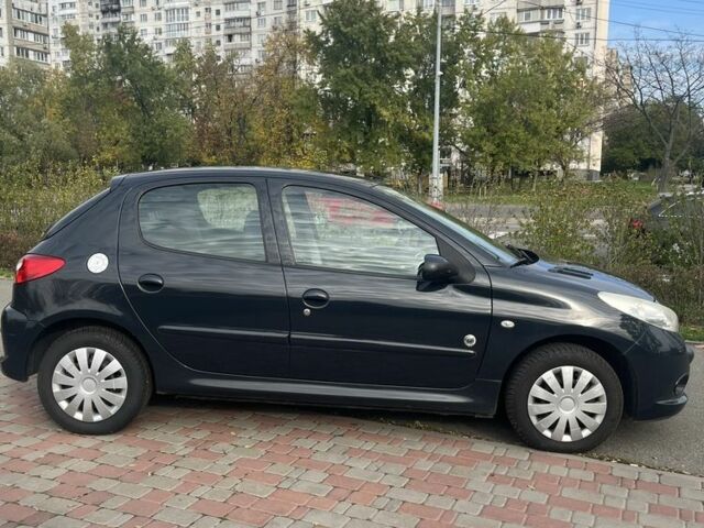 Сірий Пежо 206, об'ємом двигуна 1.4 л та пробігом 116 тис. км за 4800 $, фото 1 на Automoto.ua
