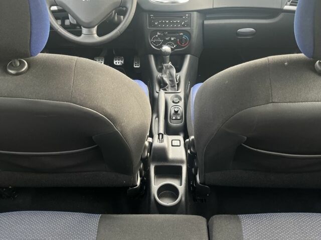 Сірий Пежо 206, об'ємом двигуна 1.4 л та пробігом 116 тис. км за 4800 $, фото 4 на Automoto.ua