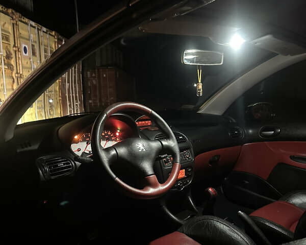 Серый Пежо 206, объемом двигателя 2 л и пробегом 158 тыс. км за 5500 $, фото 31 на Automoto.ua