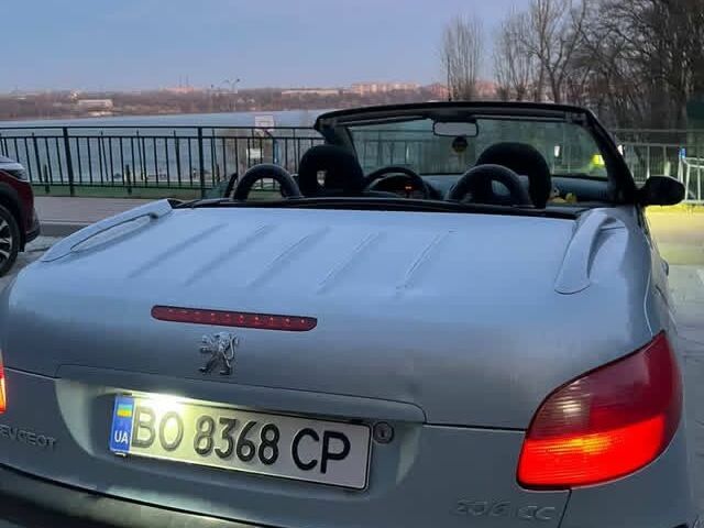 Серый Пежо 206, объемом двигателя 1.6 л и пробегом 306 тыс. км за 2400 $, фото 5 на Automoto.ua