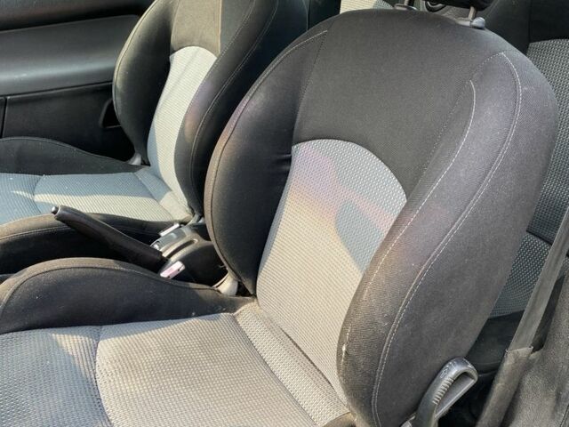 Сірий Пежо 206, об'ємом двигуна 0 л та пробігом 233 тис. км за 1100 $, фото 6 на Automoto.ua