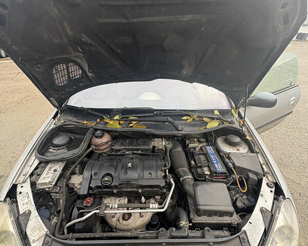 Серый Пежо 206, объемом двигателя 1.59 л и пробегом 220 тыс. км за 2700 $, фото 7 на Automoto.ua