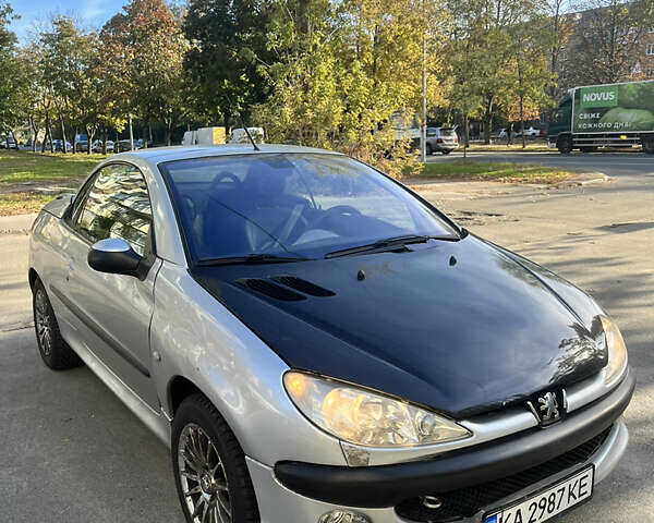 Серый Пежо 206, объемом двигателя 1.59 л и пробегом 220 тыс. км за 2700 $, фото 2 на Automoto.ua