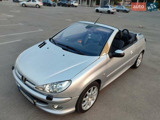 Серый Пежо 206, объемом двигателя 1.6 л и пробегом 182 тыс. км за 3650 $, фото 2 на Automoto.ua