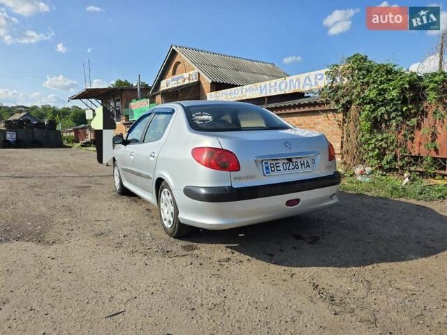 Сірий Пежо 206, об'ємом двигуна 1.36 л та пробігом 87 тис. км за 3000 $, фото 3 на Automoto.ua