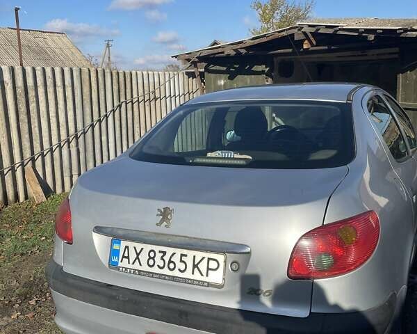 Серый Пежо 206, объемом двигателя 1.36 л и пробегом 150 тыс. км за 3500 $, фото 10 на Automoto.ua
