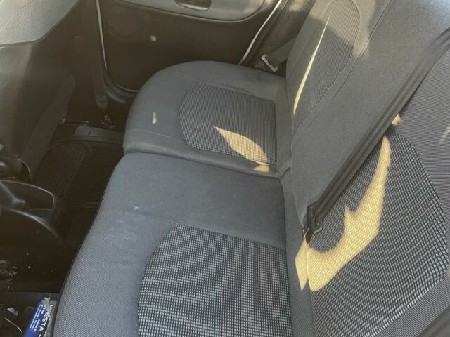 Серый Пежо 206, объемом двигателя 1.4 л и пробегом 262 тыс. км за 3500 $, фото 5 на Automoto.ua