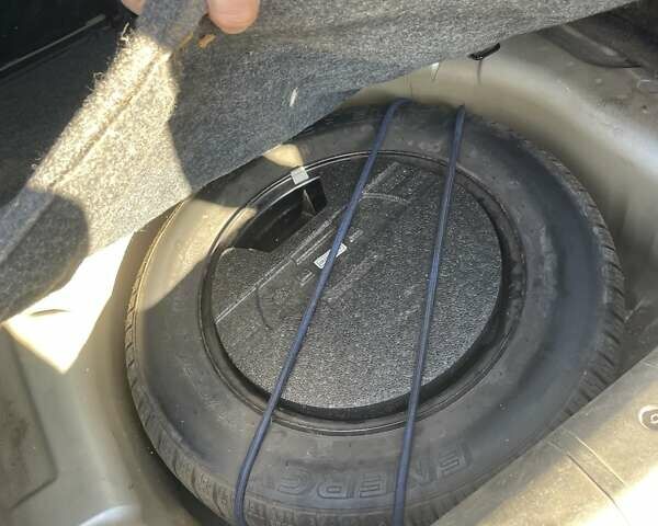 Серый Пежо 206, объемом двигателя 1.36 л и пробегом 150 тыс. км за 3500 $, фото 19 на Automoto.ua