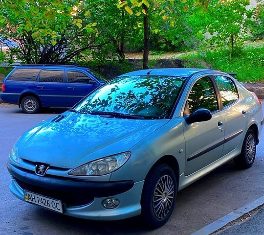 Серый Пежо 206, объемом двигателя 1.4 л и пробегом 116 тыс. км за 3499 $, фото 7 на Automoto.ua