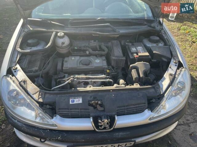 Серый Пежо 206, объемом двигателя 1.36 л и пробегом 150 тыс. км за 3500 $, фото 22 на Automoto.ua