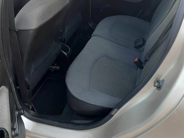 Серый Пежо 206, объемом двигателя 1.4 л и пробегом 250 тыс. км за 2650 $, фото 9 на Automoto.ua