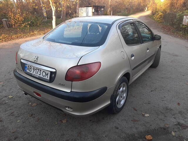 Серый Пежо 206, объемом двигателя 1.4 л и пробегом 250 тыс. км за 2650 $, фото 4 на Automoto.ua