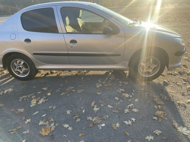 Серый Пежо 206, объемом двигателя 1.4 л и пробегом 262 тыс. км за 3500 $, фото 6 на Automoto.ua