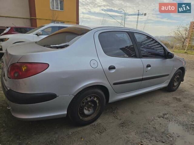 Серый Пежо 206, объемом двигателя 1.36 л и пробегом 170 тыс. км за 3500 $, фото 2 на Automoto.ua