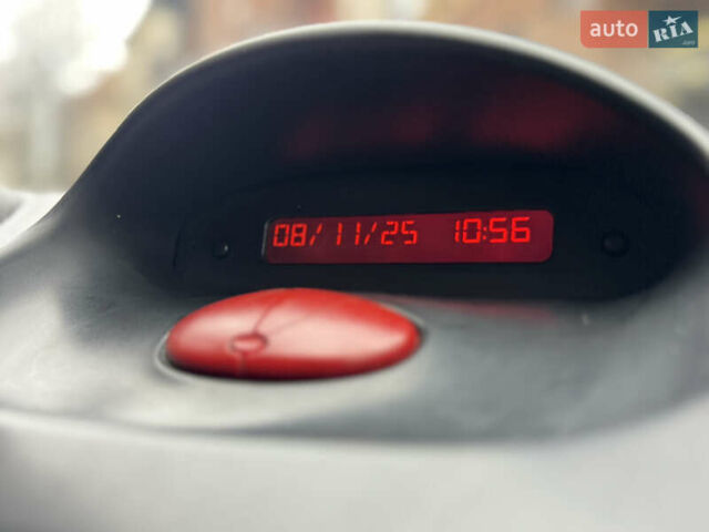 Серый Пежо 206, объемом двигателя 1.36 л и пробегом 184 тыс. км за 2300 $, фото 10 на Automoto.ua