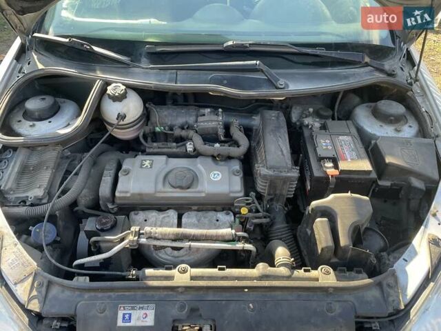 Серый Пежо 206, объемом двигателя 1.36 л и пробегом 150 тыс. км за 3500 $, фото 23 на Automoto.ua