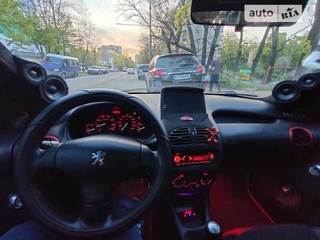 Сірий Пежо 206, об'ємом двигуна 1.4 л та пробігом 140 тис. км за 3999 $, фото 7 на Automoto.ua