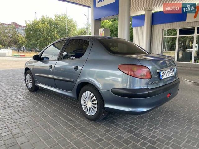 Сірий Пежо 206, об'ємом двигуна 1.36 л та пробігом 245 тис. км за 4499 $, фото 6 на Automoto.ua