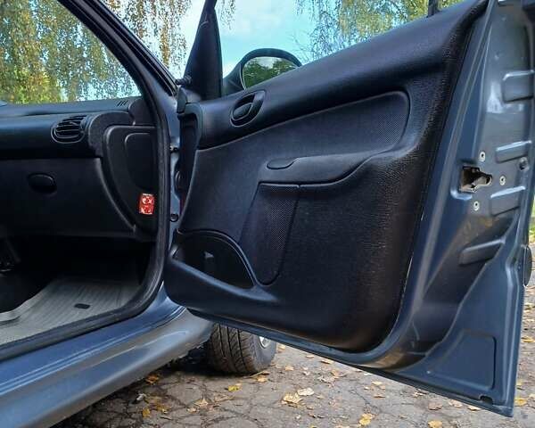 Пежо 206 2008 в Золочев на Automoto.ua Серый Пежо 206, объемом двигателя 1.36 л и пробегом 268 тыс. км за 3000 $, фото 9 на Automoto.ua