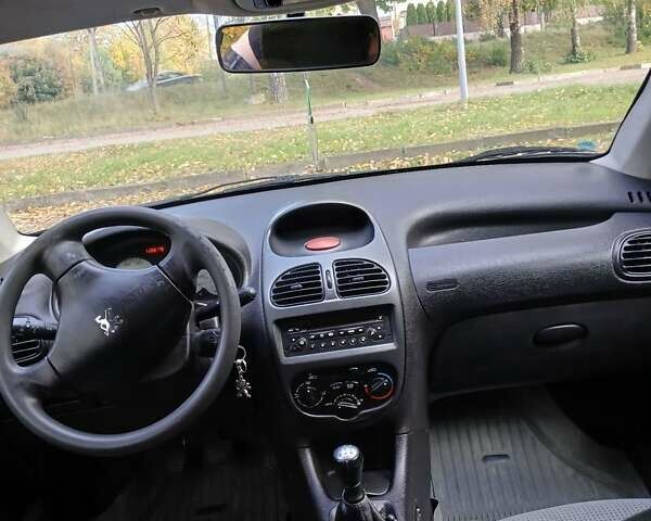 Пежо 206 2008 в Золочев на Automoto.ua Серый Пежо 206, объемом двигателя 1.36 л и пробегом 268 тыс. км за 3000 $, фото 18 на Automoto.ua