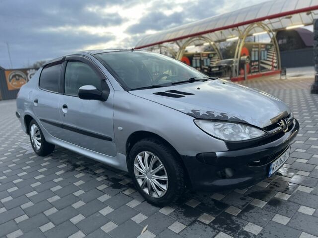 Серый Пежо 206, объемом двигателя 1.4 л и пробегом 250 тыс. км за 1900 $, фото 21 на Automoto.ua