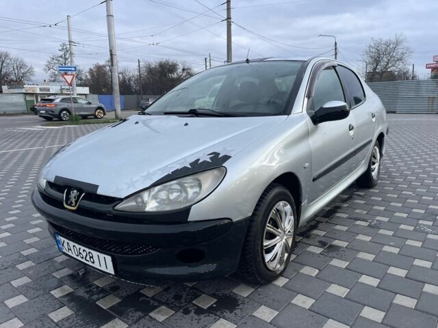 Серый Пежо 206, объемом двигателя 1.4 л и пробегом 250 тыс. км за 1900 $, фото 15 на Automoto.ua