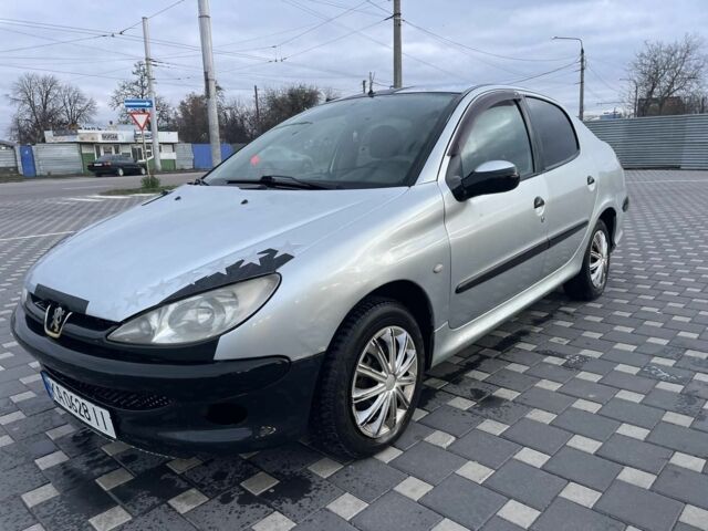 Серый Пежо 206, объемом двигателя 1.4 л и пробегом 250 тыс. км за 1900 $, фото 16 на Automoto.ua