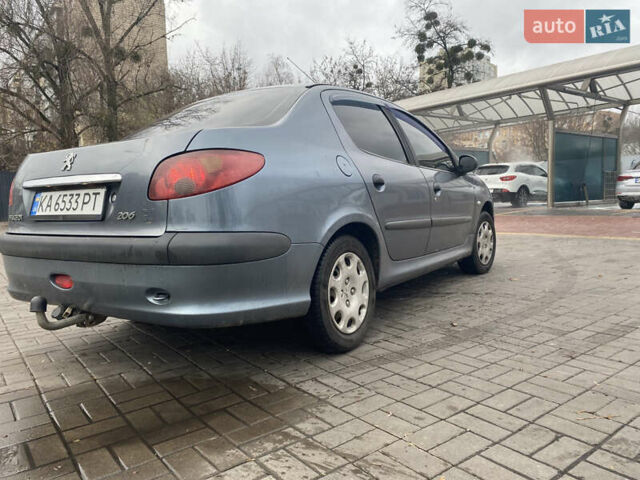 Серый Пежо 206, объемом двигателя 1.36 л и пробегом 141 тыс. км за 3700 $, фото 4 на Automoto.ua