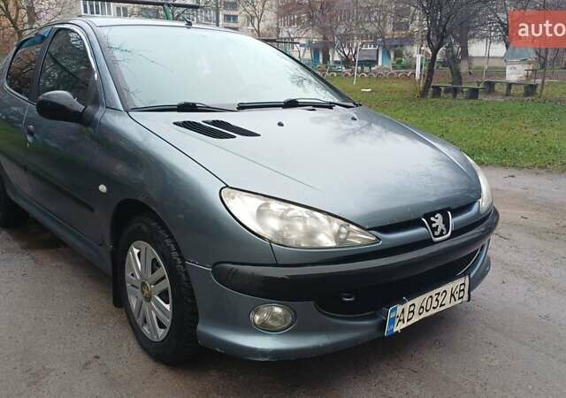 Серый Пежо 206, объемом двигателя 1.36 л и пробегом 234 тыс. км за 3000 $, фото 12 на Automoto.ua