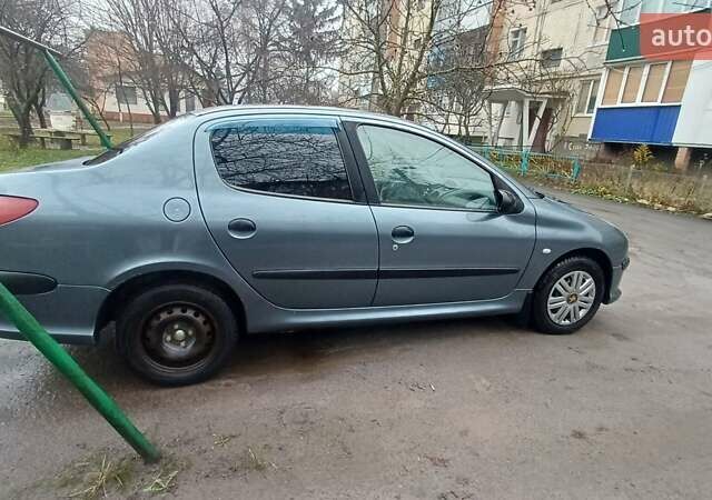Серый Пежо 206, объемом двигателя 1.36 л и пробегом 234 тыс. км за 3000 $, фото 16 на Automoto.ua