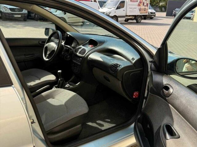 Серый Пежо 206, объемом двигателя 1.4 л и пробегом 49 тыс. км за 4700 $, фото 9 на Automoto.ua