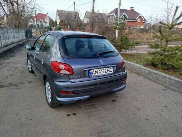 Сірий Пежо 206, об'ємом двигуна 1.4 л та пробігом 185 тис. км за 3900 $, фото 2 на Automoto.ua