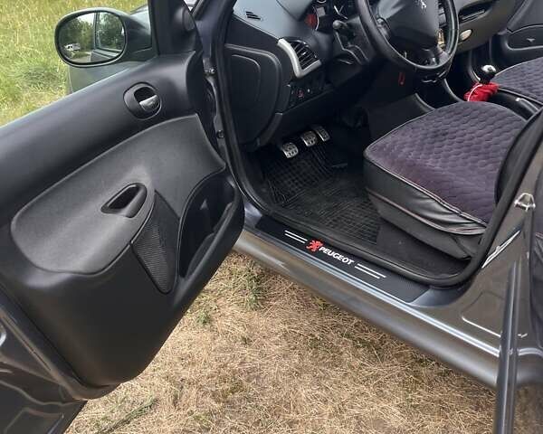 Сірий Пежо 206, об'ємом двигуна 1.36 л та пробігом 228 тис. км за 5800 $, фото 18 на Automoto.ua