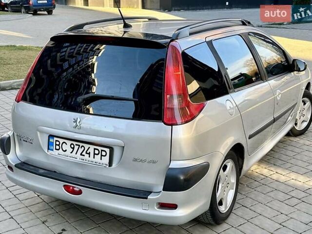 Серый Пежо 206, объемом двигателя 1.4 л и пробегом 319 тыс. км за 3100 $, фото 5 на Automoto.ua