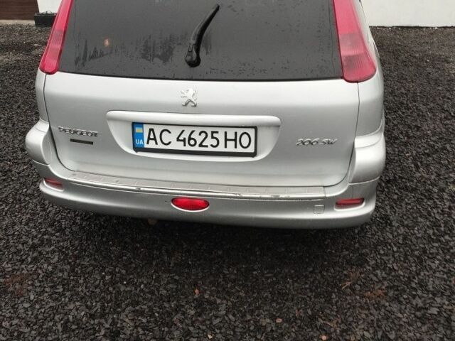 Серый Пежо 206, объемом двигателя 1.4 л и пробегом 227 тыс. км за 2800 $, фото 2 на Automoto.ua