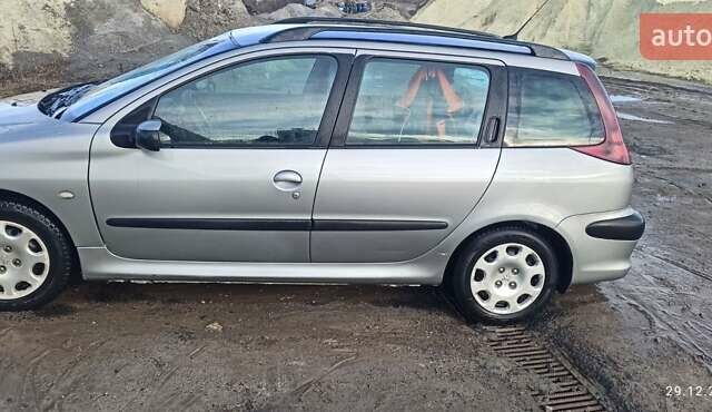 Сірий Пежо 206, об'ємом двигуна 1.4 л та пробігом 330 тис. км за 3600 $, фото 7 на Automoto.ua