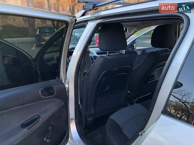 Серый Пежо 206, объемом двигателя 1.4 л и пробегом 280 тыс. км за 3300 $, фото 7 на Automoto.ua