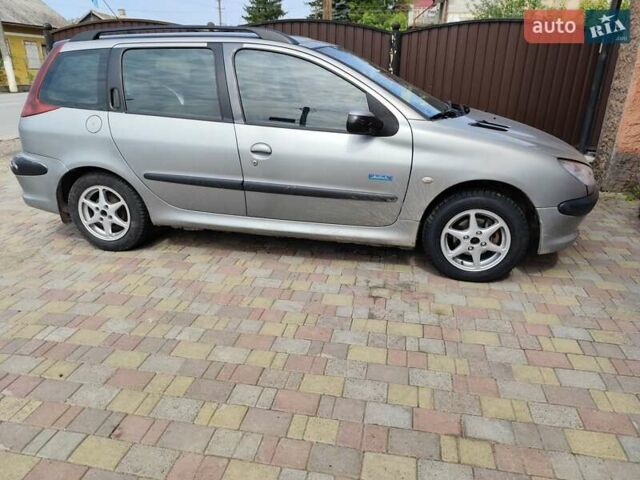 Сірий Пежо 206, об'ємом двигуна 1.4 л та пробігом 330 тис. км за 3600 $, фото 1 на Automoto.ua