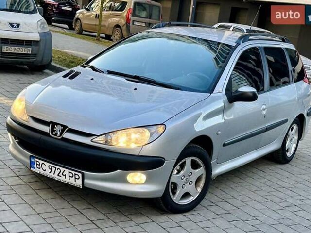 Серый Пежо 206, объемом двигателя 1.4 л и пробегом 319 тыс. км за 3100 $, фото 4 на Automoto.ua