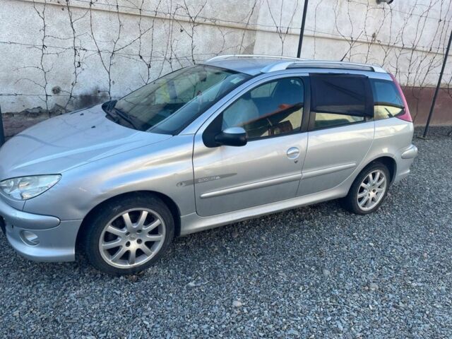 Серый Пежо 206, объемом двигателя 1.6 л и пробегом 274 тыс. км за 2300 $, фото 3 на Automoto.ua