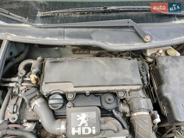 Серый Пежо 206, объемом двигателя 1.4 л и пробегом 250 тыс. км за 3000 $, фото 2 на Automoto.ua