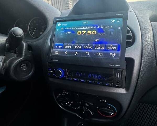 Сірий Пежо 206, об'ємом двигуна 1.4 л та пробігом 185 тис. км за 4000 $, фото 2 на Automoto.ua