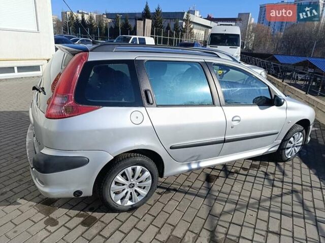 Сірий Пежо 206, об'ємом двигуна 1.36 л та пробігом 264 тис. км за 3400 $, фото 7 на Automoto.ua